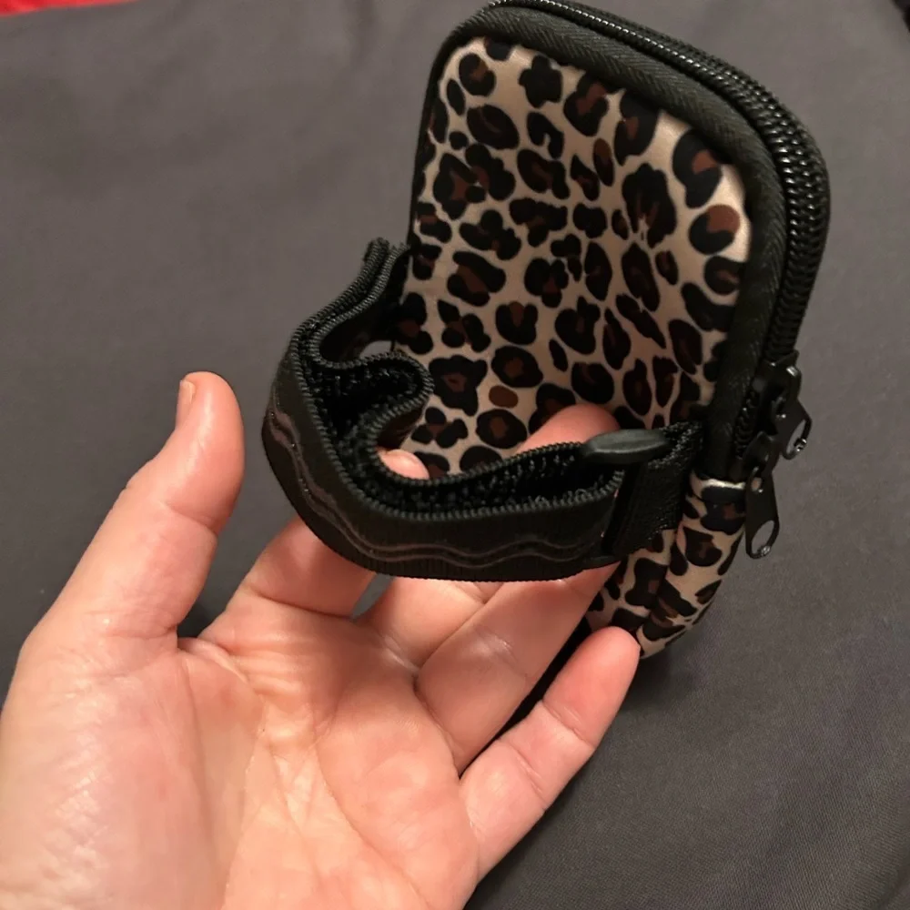 Water bottle pouch